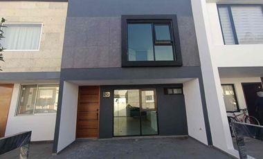Casa en Venta en Cumbres Residencial