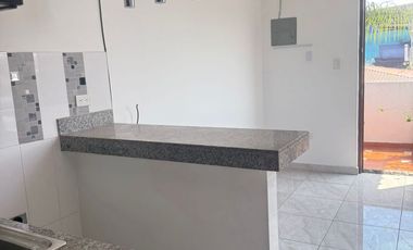 Suite en Alquiler – Urbanización Los Álamos, Guayaquil