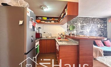 Cómodo departamento, 1 dormitorio en suite, terraza, linda vista despejada en noveno piso. Bodega.