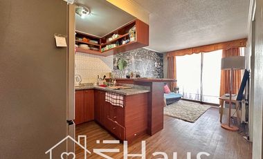 Cómodo departamento, 1 dormitorio en suite, terraza, linda vista despejada en noveno piso. Bodega.