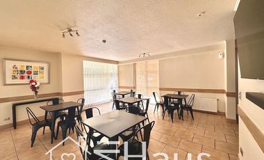 Cómodo departamento, 1 dormitorio en suite, terraza, linda vista despejada en noveno piso. Bodega.