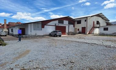 VENTA O ARRIENDO GALPON EN SAN ISIDRO DEL INCA