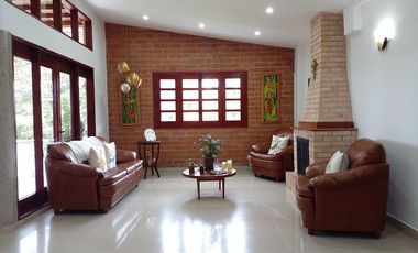 Casa en arriendo en el sector Altos de Palmas