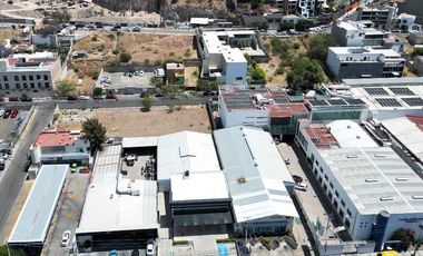 Local comercial en Venta de 680 m2 sobre Bernardo Quintana, Querétaro