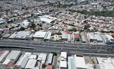Local comercial en Venta de 680 m2 sobre Bernardo Quintana, Querétaro