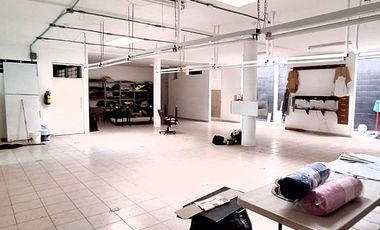 Local/bodega comercial en Venta, de 408 m2 en Santa Bárbara, Corregidora