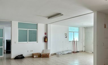 Local/bodega comercial en Venta, de 408 m2 en Santa Bárbara, Corregidora