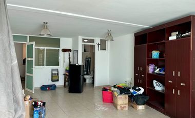 Local/bodega comercial en Venta, de 408 m2 en Santa Bárbara, Corregidora
