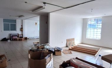 Local/bodega comercial en Venta, de 408 m2 en Santa Bárbara, Corregidora