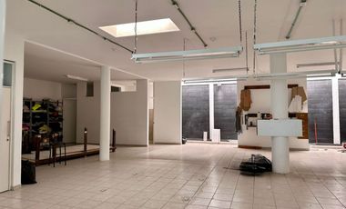 Local/bodega comercial en Venta, de 408 m2 en Santa Bárbara, Corregidora