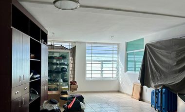 Local/bodega comercial en Venta, de 408 m2 en Santa Bárbara, Corregidora