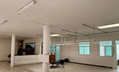 Local/bodega comercial en Venta, de 408 m2 en Santa Bárbara, Corregidora