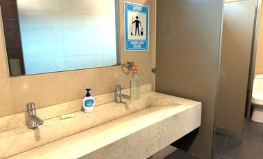 Venta de Espacio Corporativo cerca de Av. Constituyentes, Qro.