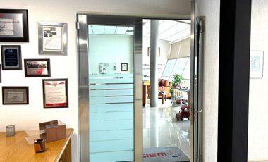 Venta de Espacio Corporativo cerca de Av. Constituyentes, Qro.
