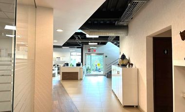 Venta de Espacio Corporativo cerca de Av. Constituyentes, Qro.