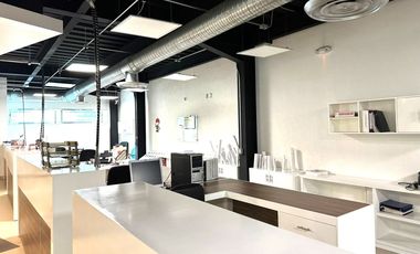 Venta de Espacio Corporativo cerca de Av. Constituyentes, Qro.