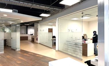 Venta de Espacio Corporativo cerca de Av. Constituyentes, Qro.