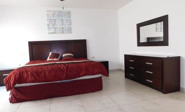 Casa en renta amueblada en isla dorada zona hotelera; Cancún Q. Roo