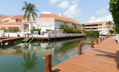 Casa en renta amueblada en isla dorada zona hotelera; Cancún Q. Roo