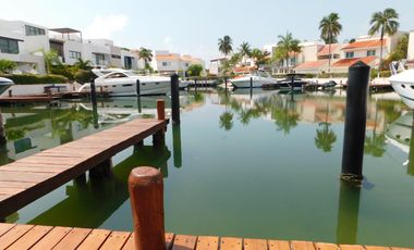 Casa en renta amueblada en isla dorada zona hotelera; Cancún Q. Roo