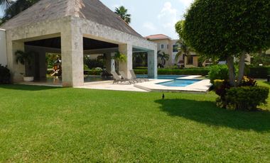 Casa en renta amueblada en isla dorada zona hotelera; Cancún Q. Roo