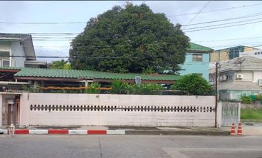 Prime Commercial Land in Muang Thong Thani – Road Access from both sides of the Plot! 226 sq.w. Chaeng Watthana-Pak Kret 33 Suitable for any type of B