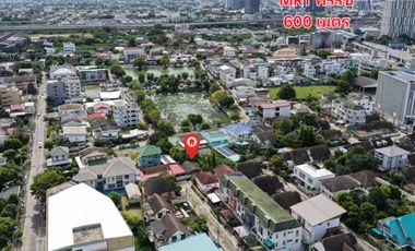 Prime Commercial Land in Muang Thong Thani – Road Access from both sides of the Plot! 226 sq.w. Chaeng Watthana-Pak Kret 33 Suitable for any type of B