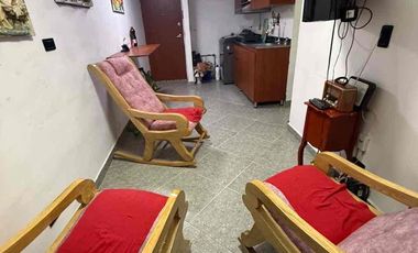vendo apartamento en buenos aires parte baja de 2 alcobas con parqueaderos comunes