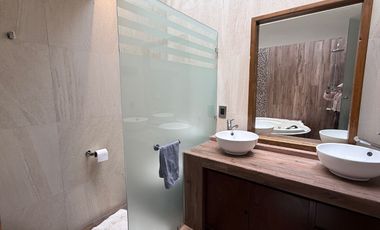 Venta casa duplex en fraccionamiento con Jardin