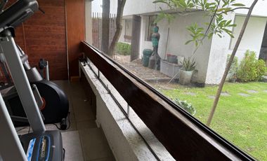 Venta casa duplex en fraccionamiento con Jardin