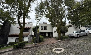 Venta casa duplex en fraccionamiento con Jardin