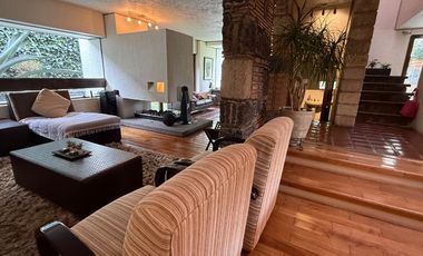 Venta casa con departamento rodeado de Jardin