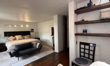 Venta casa con departamento rodeado de Jardin