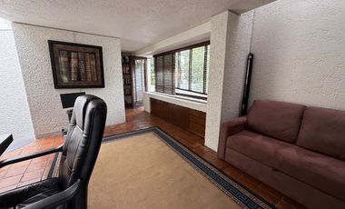 Venta casa con departamento rodeado de Jardin