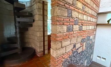 Venta Casa Duplex Rodeada de Jardin