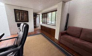 Venta Casa Duplex Rodeada de Jardin