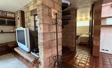 Venta Casa Duplex Rodeada de Jardin