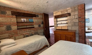 Venta Casa Duplex Rodeada de Jardin