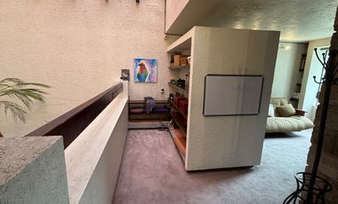 Venta Casa Duplex Rodeada de Jardin