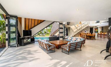 FREEHOLD 4-BEDROOM VILLA WITH UNIQUE ARCHITECTURE IN PADONAN