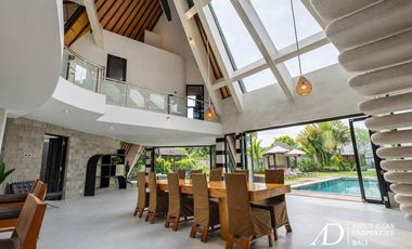 FREEHOLD 4-BEDROOM VILLA WITH UNIQUE ARCHITECTURE IN PADONAN