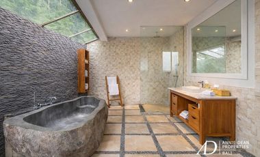 FREEHOLD 4-BEDROOM VILLA WITH UNIQUE ARCHITECTURE IN PADONAN