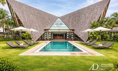 FREEHOLD 4-BEDROOM VILLA WITH UNIQUE ARCHITECTURE IN PADONAN