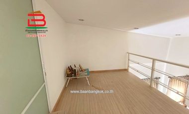 บ้านเดี่ยว หมู่บ้าน V-alive ลำลูกกา คลอง 8 เนื้อที่ 51.5 ตรว. ตำบลลำลูกกา อำเภอลำลูกกา จังหวัดปทุมธานี