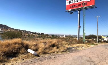 Renta Terreno Comercial de 1820 m2 sobre avenida Anillo Vial Junipero Serra
