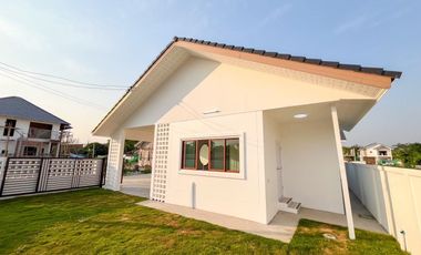 Muji-Style House in Hang Dong, Chiang Mai
