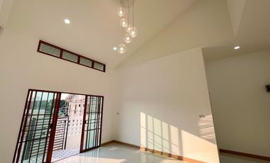 Muji-Style House in Hang Dong, Chiang Mai