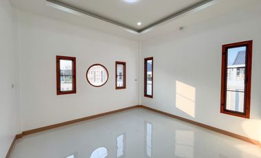 Muji-Style House in Hang Dong, Chiang Mai