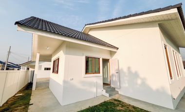 Muji-Style House in Hang Dong, Chiang Mai