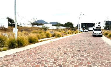 Venta de Terreno habitacional de 180m2 en El Encino Residencial & Golf